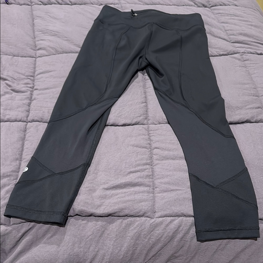 Lululemon 7/8 length leggings size 4